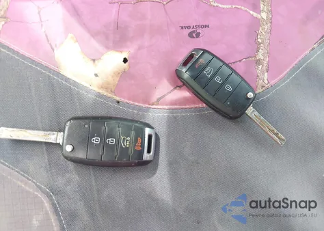 2015 Kia Sorento Lx V6 z USA, uszkodzony, nr VIN 5XYKTDA71FG608017